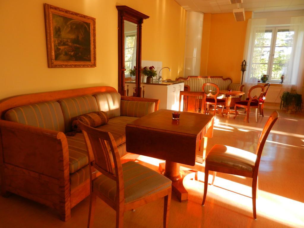 Gothem Logi Pension Buitenkant foto